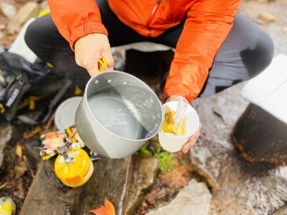 山だと塩分ほしいし環境も考えるからラーメンスープは飲み干す