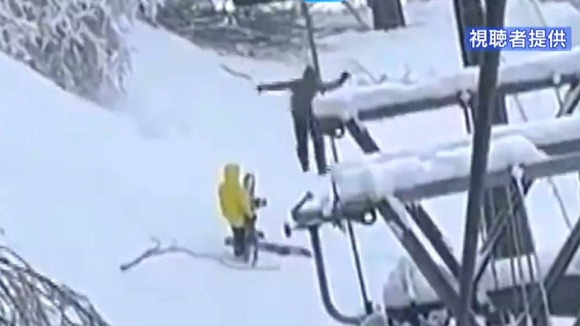 【白馬47】スキーリフトで宙吊り