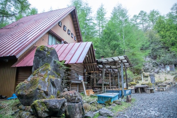 美濃戸コースで行くときは、あの一番奥の赤岳山荘までやっぱり車？