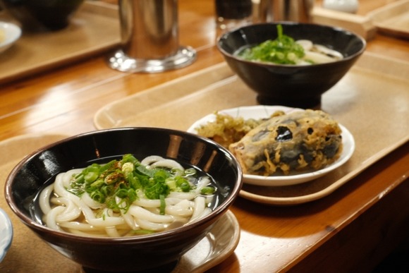 仙台民「牛タンそんな食べない」香川民「うどんそんな食べない」福岡民「明太子そんな食べない」