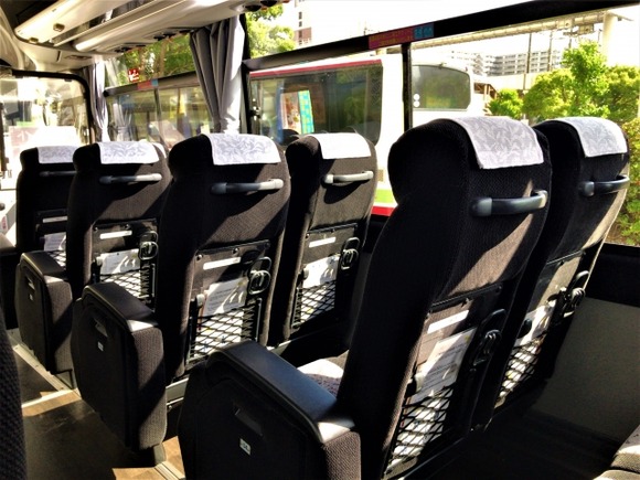 最近夜行バス(4列シート)で岡山⇔東京間(往復1400km)の0泊3日旅行したんやが