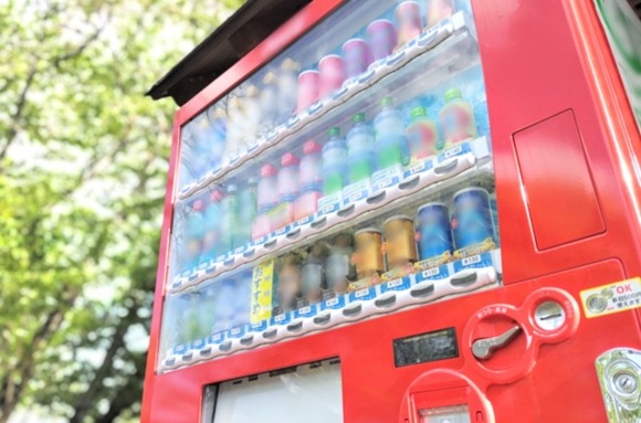 ガキワイ「自販機で水売っても買う奴いねーだろｗｗｗ」