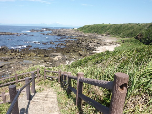 城ヶ島「楫の三郎山神社」　土地を買った業者に山ごと更地にされる　行方不明の鳥居と祠は海に投棄か
