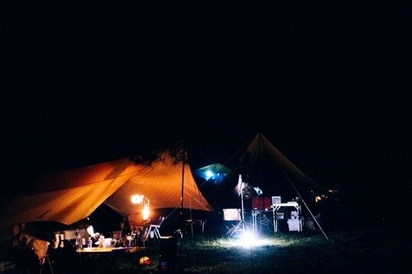 明日は有給取って人生2回目のソロキャンプ行く