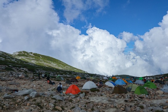 おまえら登山開始何年目で、年間何回くらい山いってるの？
