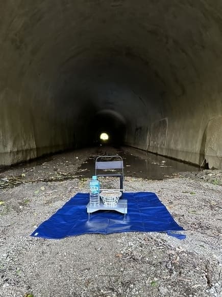 【画像】俺氏、心霊スポットの廃トンネルで寒中水泳を試みるｗｗｗｗｗｗｗｗｗｗｗ