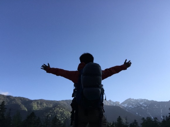 単独登山はカッコいいのに、ソロキャンはダサいのはなんで？