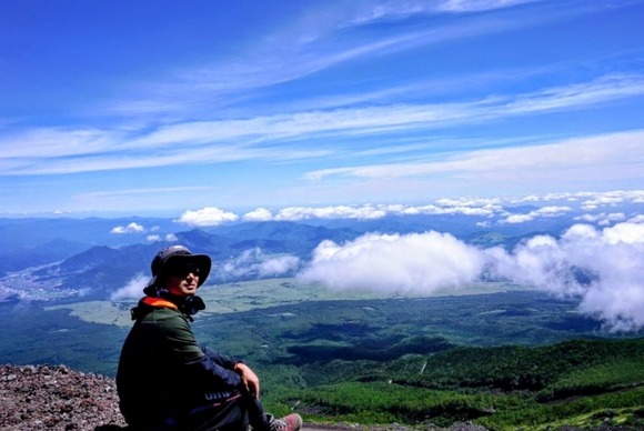 登山飽きたからきのこの勉強してる…キノコ狩りするで