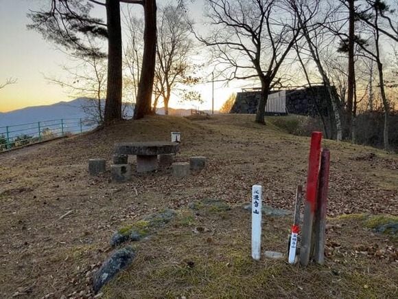 【画像】小淵沢駅から茅野木落し公園経由で永明寺山（標高1,120m）まで歩く