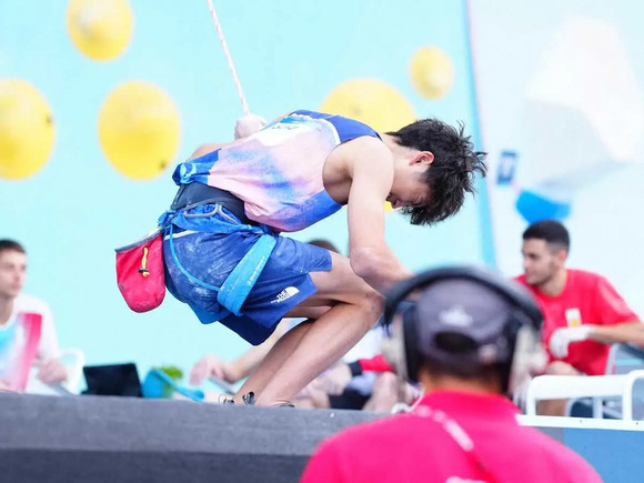 【パリ五輪】スポーツクライミング男子　安楽宙斗が銀メダルｷﾀ━━━━(ﾟ∀ﾟ)━━━━!!
