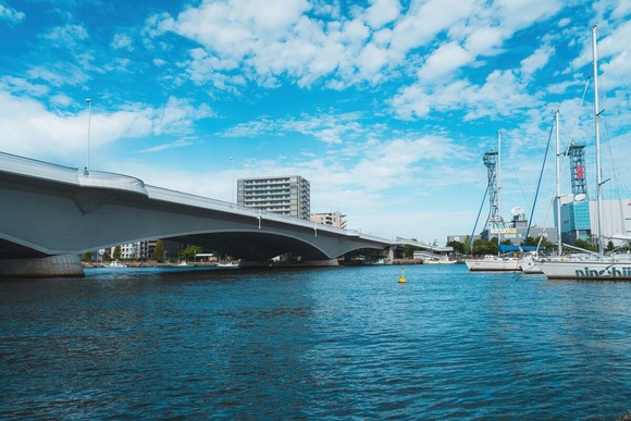 日曜に新潟市行くんやけど「新潟来たぞ」っていうおすすめ観光とかグルメある？