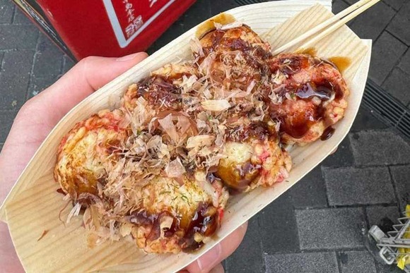 「アメリカ人も好きな味つけですよ！」　初訪日のアメリカ人が感激した日本のご当地グルメとは