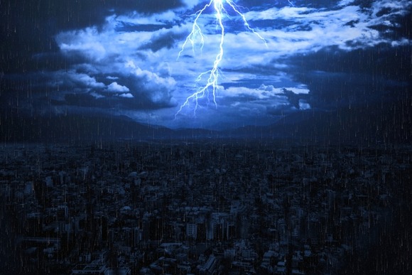 【悲報】落雷、ガチのマジでヤバい。お前らの想像の5倍はヤバい