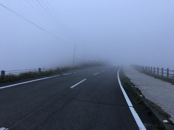 視界の悪い道路