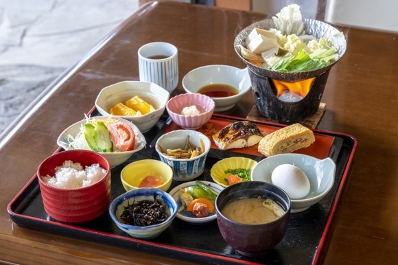 【画像】ビジネスホテルの朝ごはんきたで！