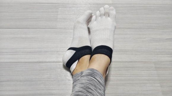 五本指ソックス履かずに足びしょびしょ激臭にしてる奴、バカですｗｗｗｗｗｗｗｗｗｗ