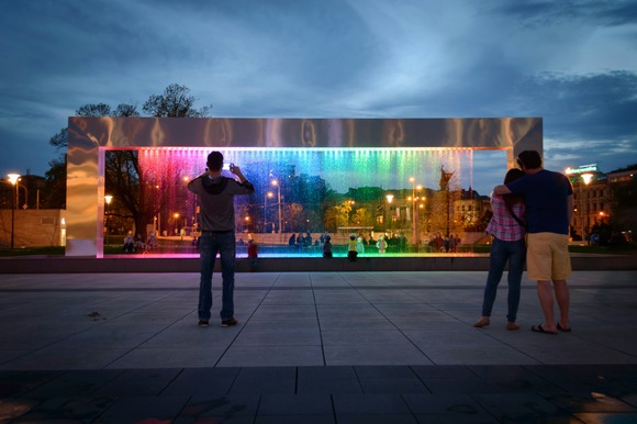 一人で旅行いくのってみじめ？