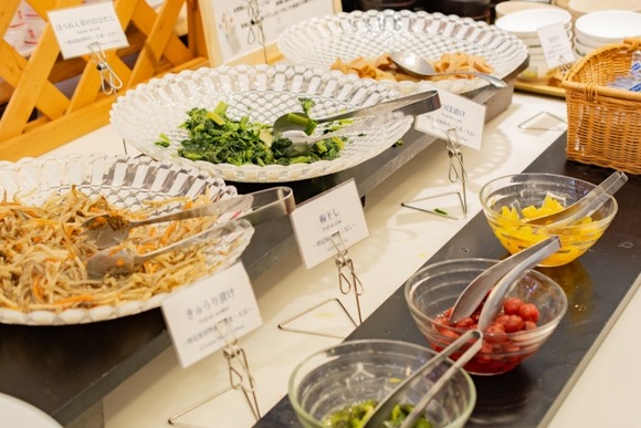 ホテル「ご朝食はビュッフェ形式にでご用意しております」