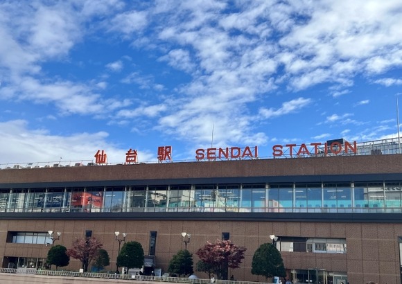 仙台「観光客いません。夏は涼しく、冬は雪積もりません。新幹線で東京すぐです」←これ