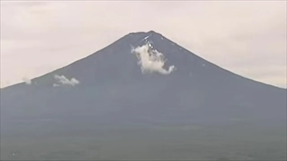 【山を舐めるな】富士山で道に迷ったオーストラリア人、三合目からヘリで救出