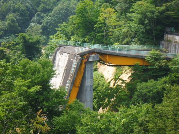 阪神淡路先生「建物危ないよ」東日本先生「津波危ないよ」