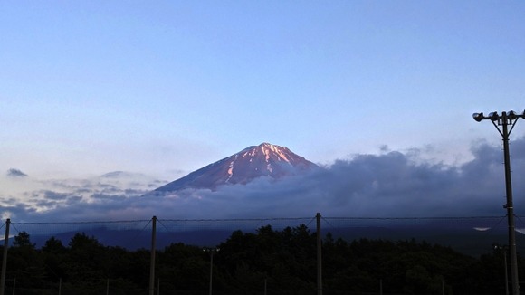 【画像】富士山の仮設ゲートなかなかオシャレやん
