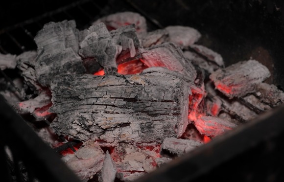 BBQの焚き付けって何使えばいいだっち？？