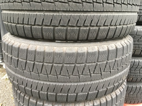 雪山とか行かないならオールシーズンタイヤで十分でしょ？