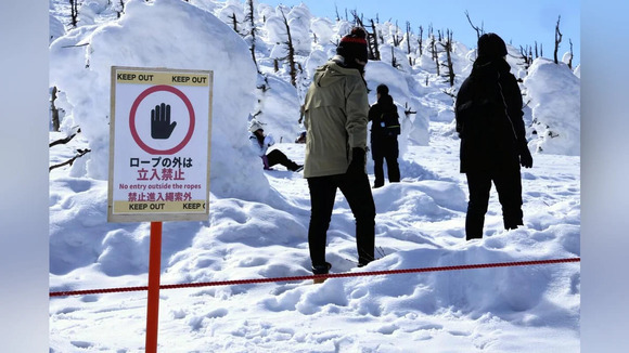 【蔵王】樹氷見学の観光客、立ち入り禁止エリアで写真撮影したり滑って遊んだり「強制的に連れ戻せない」