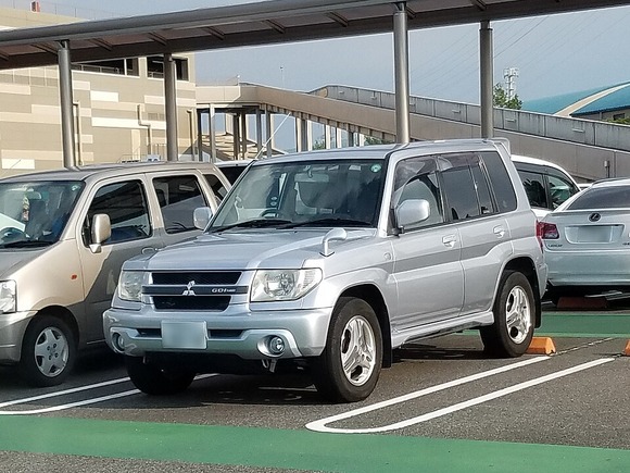 Mitsubishi_pajeroio_h76w_tr_1_f