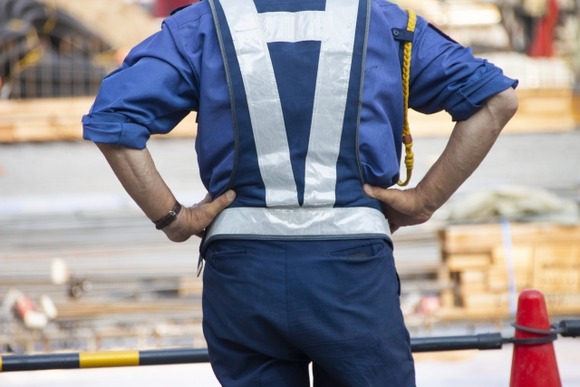 夜に反射材のベスト着て散歩してる香具師ｗｗｗｗｗｗｗｗｗｗｗ