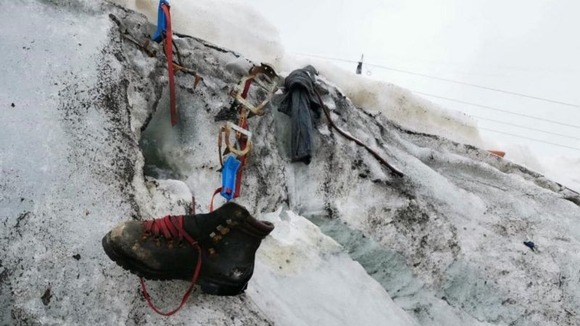【スイス】氷河とけ遺体発見…1986年から行方不明のドイツ人登山者