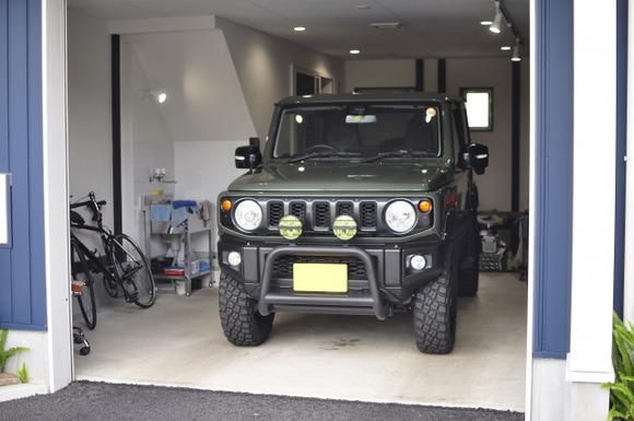 雪道最強車ってジムニーであってる？