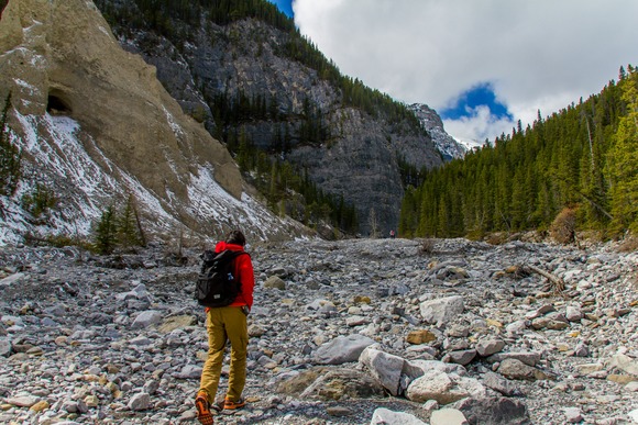ザックの生地の方が固くてシャツがほつれる