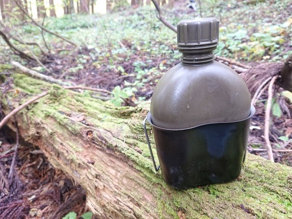 ワイの偏見スレ「水筒を持ち歩いてる奴は～?」