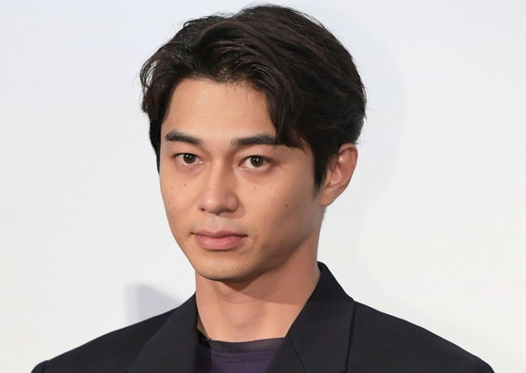 「言う人は勝手に言えって感じ」東出昌大、３人の後輩女優と山奥で共同生活