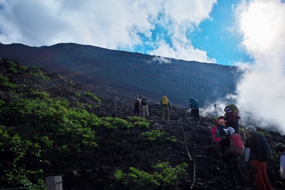 【富士山】高山病か…登山断念し下山中に頭痛やおう吐　72歳イギリス人女性を救助