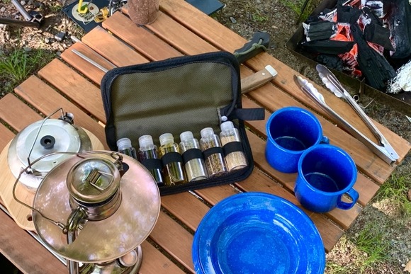 ファミキャンなんて調味料最小限にせずアホほど持って行くだろ