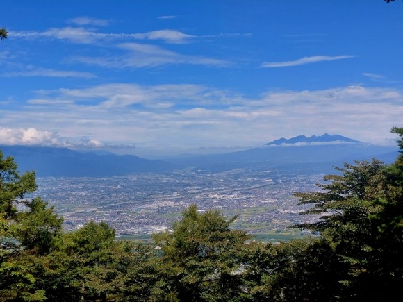 なんで長野とか静岡とか山梨って東京弁で話すんだ？自分たちの言葉はないんか？