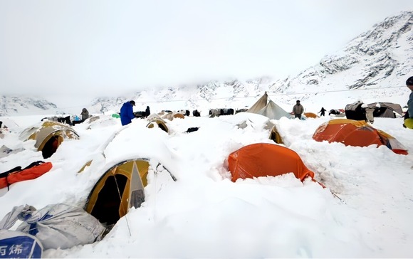 エベレストで吹雪、登山客数百人が孤立＝参加者の話にネットの反応冷ややか