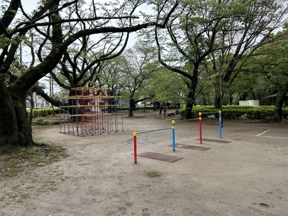 【画像】公園きた！気温も風もちょうどいい