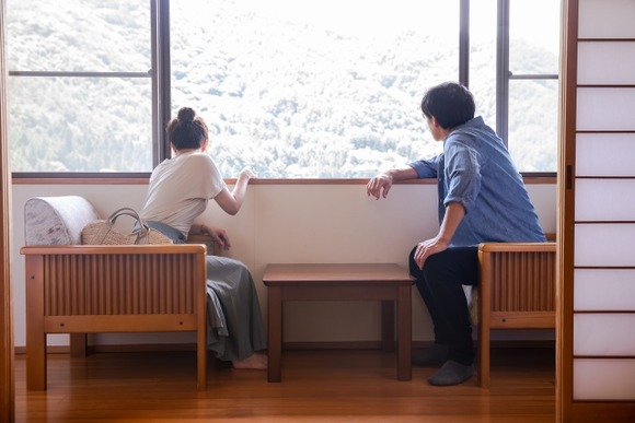 友達夫婦の旅行誘われてんだけどお前らなら行く？