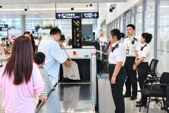 中国への観光客が急増！　「日本なんかより奥深くて楽しい」