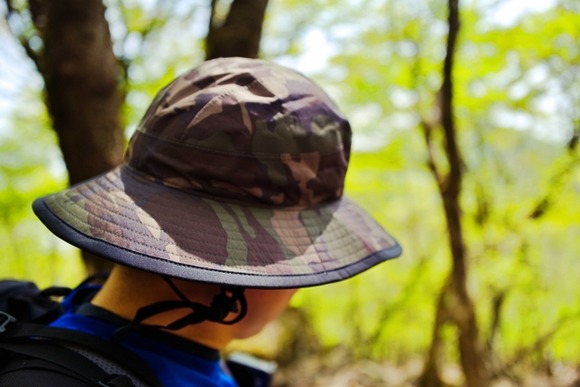 たまに迷彩柄とかで山に来るヤツいるけど遭難志願者なんだろうか