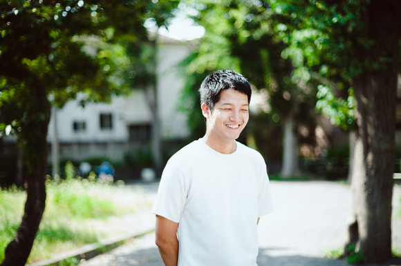 【ファッション】女子がドン引き！白Tオジサンの悲劇、黒Tで夏の救世主に変身せよ！