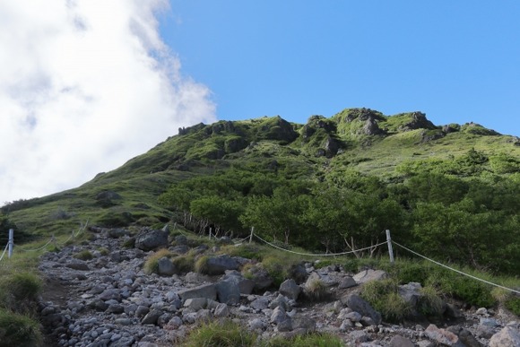 【群馬】日光白根山を登山中の男性（52）が滑落し死亡…岩場の斜面で見つかる