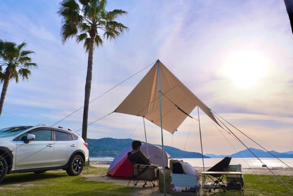 車にアウトドア用品積んでる奴みると悲しくなる・・・