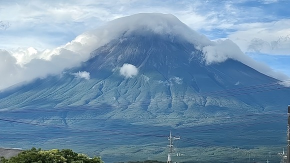 【悲報】富士山頂に中国国旗が掲げられる→日本人発狂wwwwww