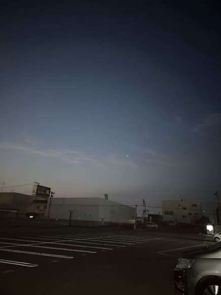 【画像】酔い覚ましに散歩行ってくる
