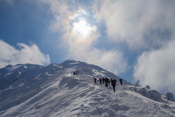 雪山でテント無しでも眠れるシュラフ持っていったら軽量化できるのでは？
